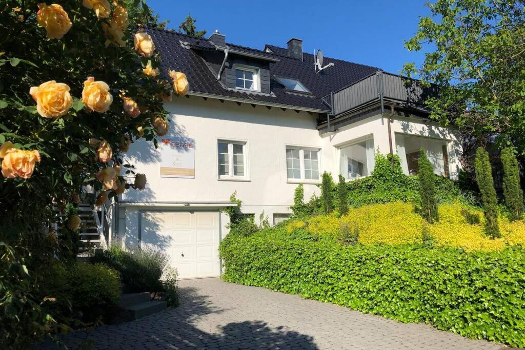 Schicke Landhauswohnung Mit Dachterrasse